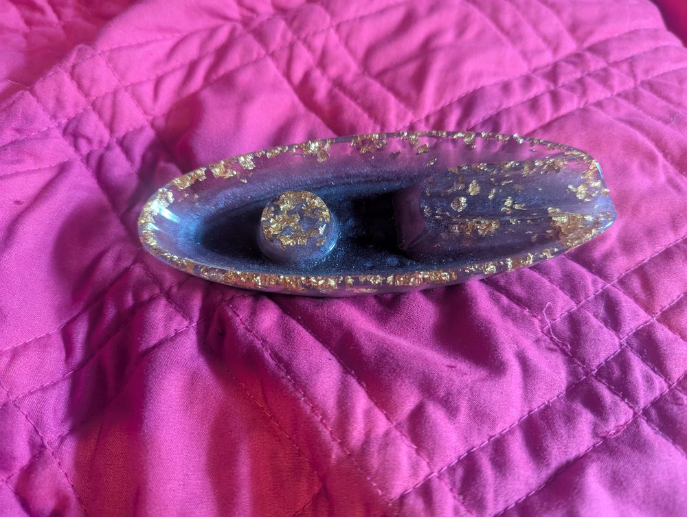 Royal cigar boat ashtray